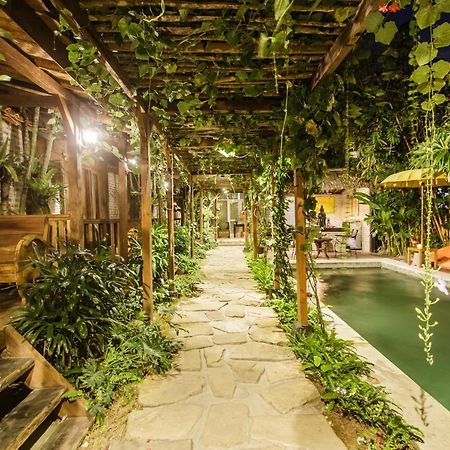 Bening Hut And Spa Семиняк Екстериор снимка