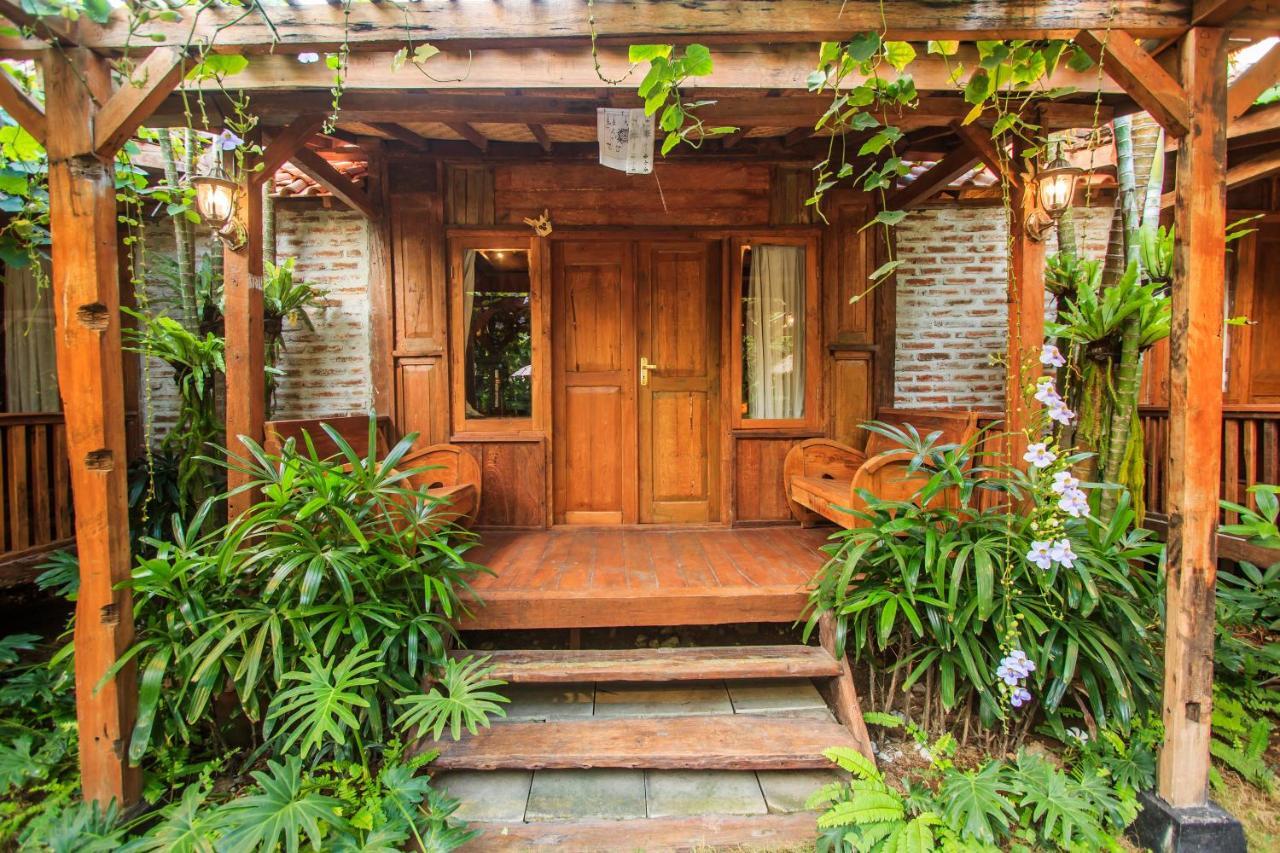 Bening Hut And Spa Семиняк Екстериор снимка